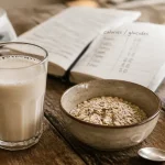 Lait d avoine pour maigrir : verre sans sucres, flocons d’avoine et fibres