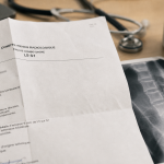 Antélisthésis de l5 sur s1, radiographie et annotation médicale