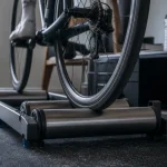 Home trainer rouleaux : vélo sur rouleaux, puissance 600 W parfois insuffisante